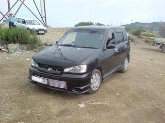 1999 Nissan Cube Photos