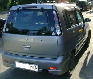 1999 Nissan Cube Photos