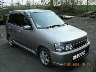 1999 Nissan Cube Photos
