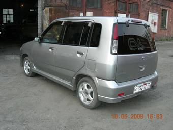 1999 Nissan Cube Photos