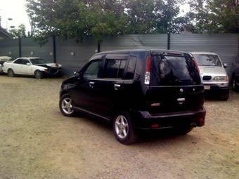 1999 Nissan Cube Photos