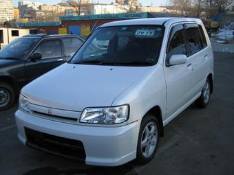 2000 Nissan Cube