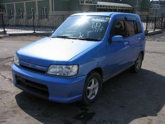 2000 Nissan Cube