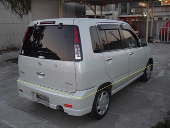 2000 Nissan Cube