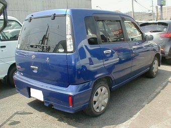 2000 Nissan Cube