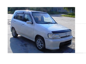 2000 Nissan Cube