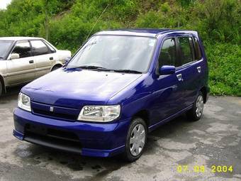 2000 Nissan Cube