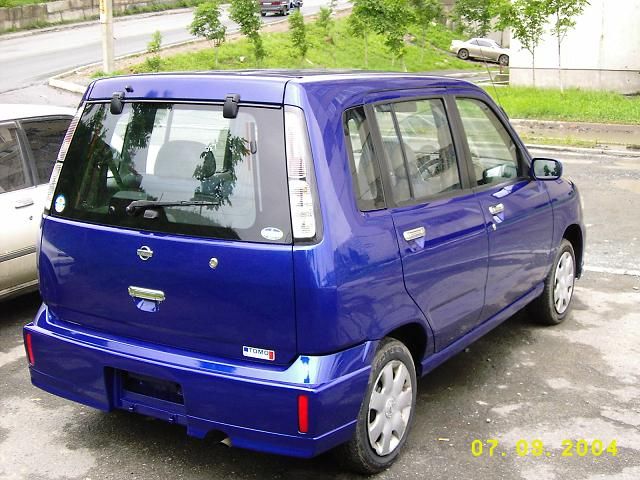 2000 Nissan Cube