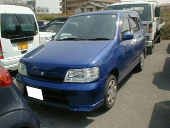 2000 Nissan Cube