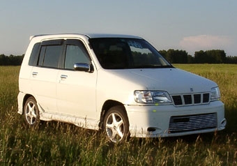 2000 Nissan Cube