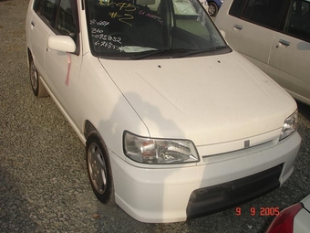 2000 Nissan Cube