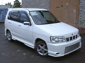 2000 Nissan Cube