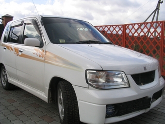 2000 Nissan Cube