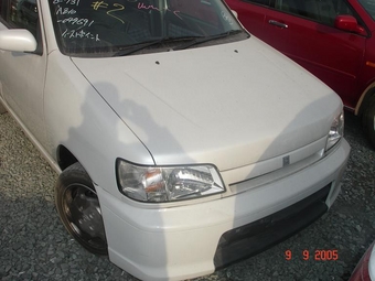 2000 Nissan Cube