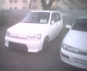 2000 Nissan Cube