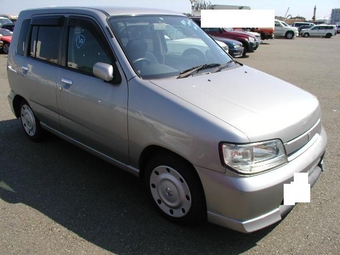 2000 Nissan Cube