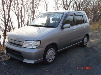 2000 Nissan Cube