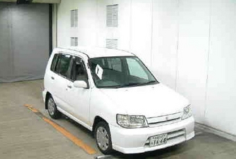 2000 Nissan Cube