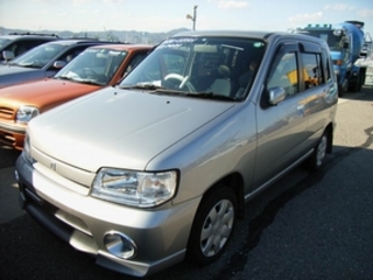2000 Nissan Cube