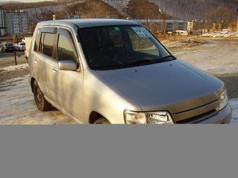 2000 Nissan Cube