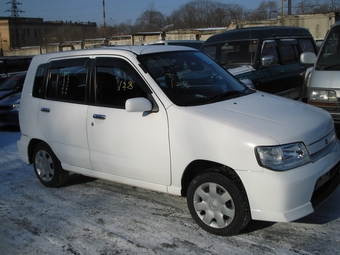 2000 Nissan Cube