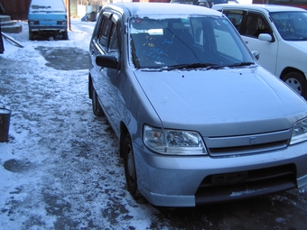 2000 Nissan Cube