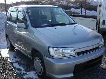 2000 Nissan Cube