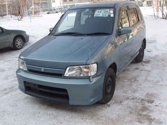 2000 Nissan Cube