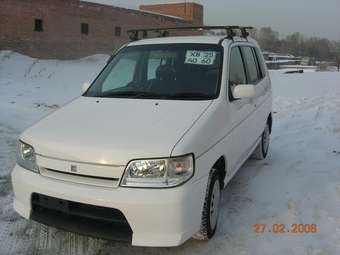 2000 Nissan Cube