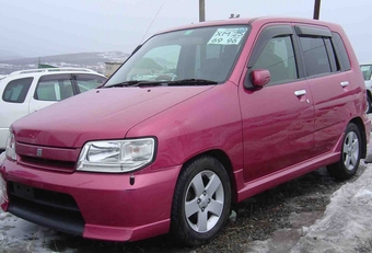 2000 Nissan Cube