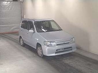 2000 Nissan Cube