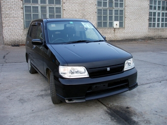 2000 Nissan Cube