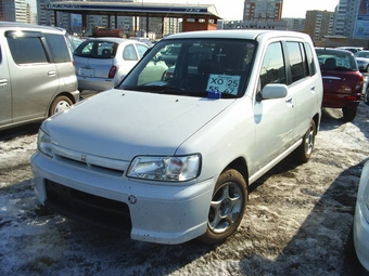 2000 Nissan Cube