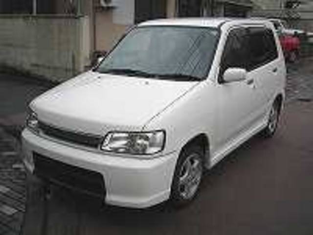 2000 Nissan Cube