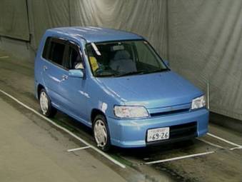 2000 Nissan Cube