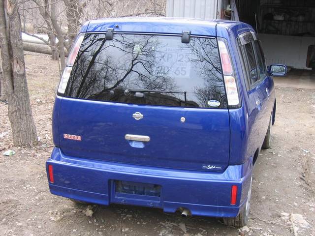 2000 Nissan Cube