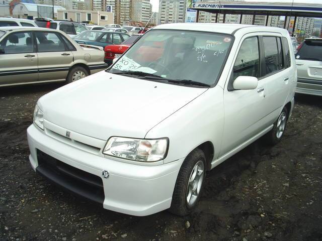 2000 Nissan Cube