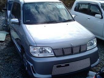 2000 Nissan Cube