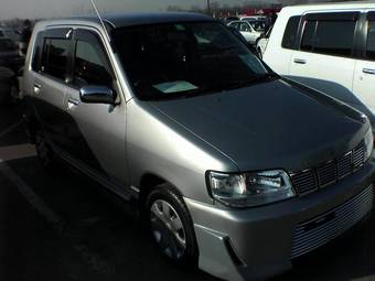 2000 Nissan Cube