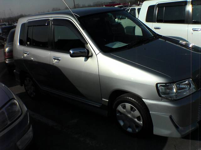 2000 Nissan Cube