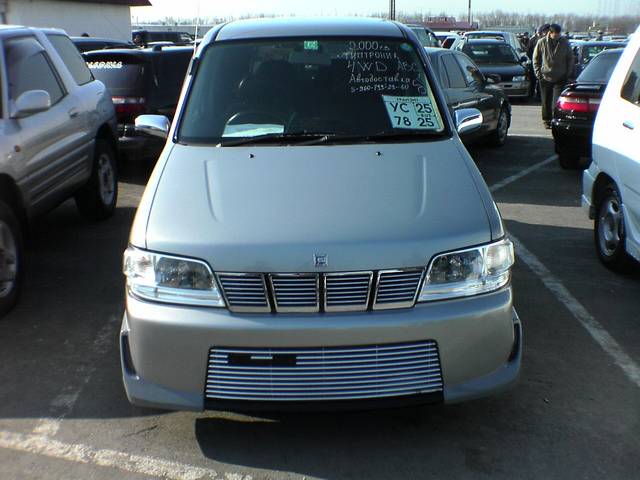 2000 Nissan Cube