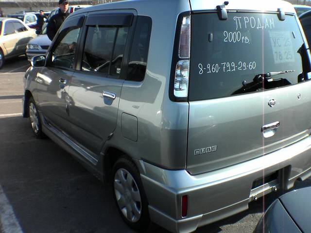 2000 Nissan Cube