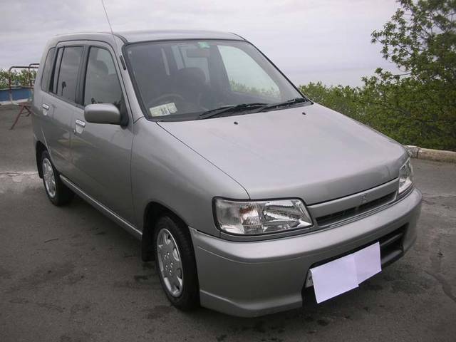 2000 Nissan Cube