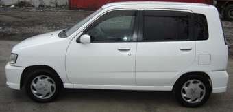 2000 Nissan Cube