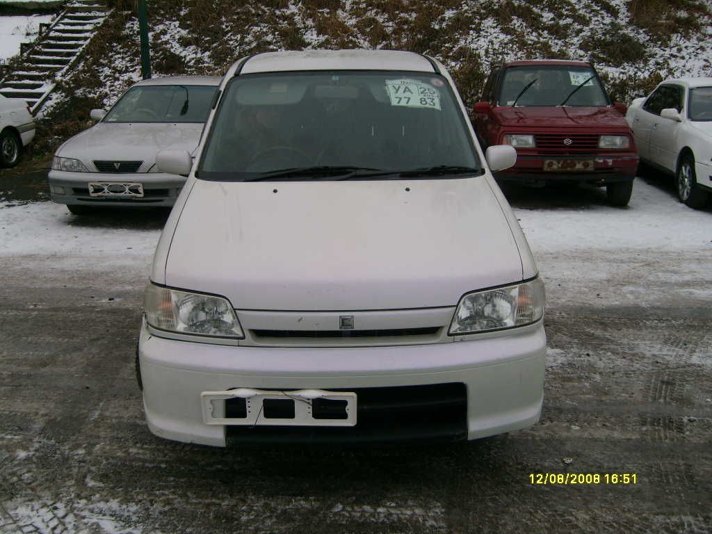 2000 Nissan Cube