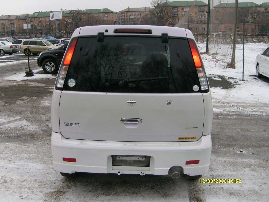 2000 Nissan Cube