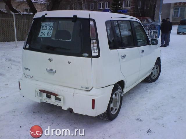 2000 Nissan Cube