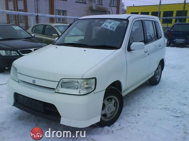 2000 Nissan Cube