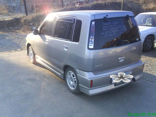 2000 Nissan Cube