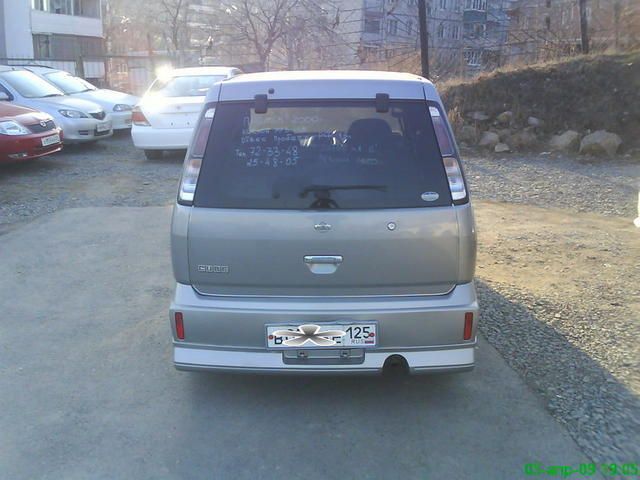 2000 Nissan Cube